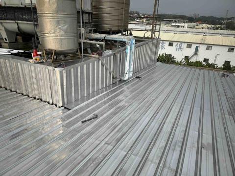 振承企業社 - 更換白鐵浪板