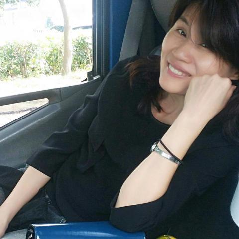 提供高中化學服務的專家Jelly