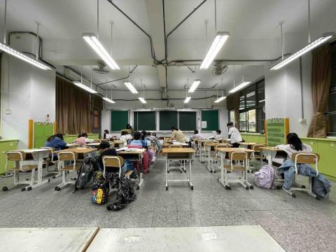 邱緯哲 - 國小（課後班）