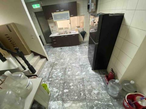 張少剛 - 地面磁磚膨脹破裂打除