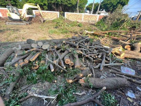 。。。 - 整地維護