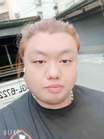 提供dance168學費服務的專家袁維駿