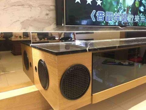 尼希瑪科技有限公司/何傑明 - 完工成品,可以唱KTV、看電影
省去不少家庭空間,歡迎隨時與我們聯絡 尼希瑪科技有限公司/何傑明 - 完工成品,可以唱KTV、看電影
省去不少家庭空間,歡迎隨時與我們聯絡