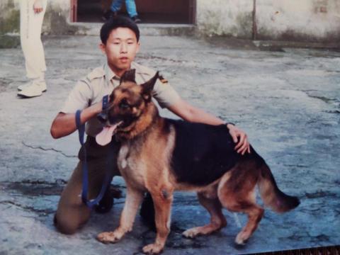 Nick 蔡志聰 - 當兵的夥伴 專業犬