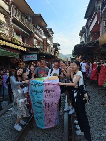 統強小客車租賃 - 十分車站