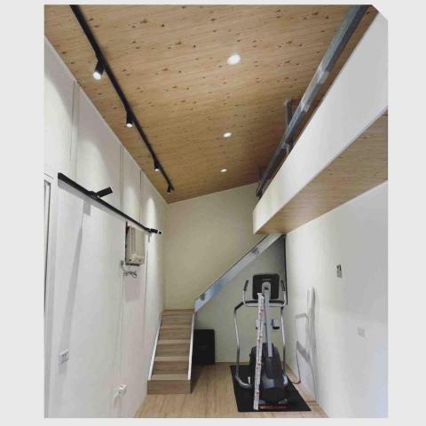 木良中年有限公司 - 