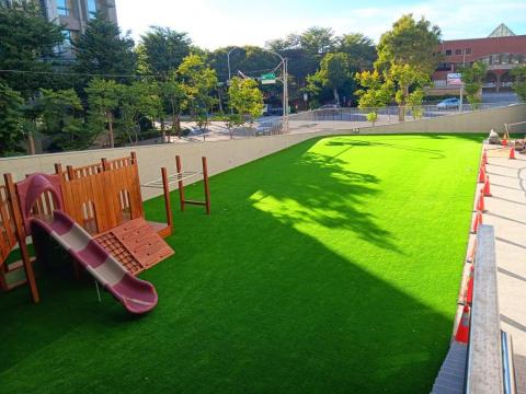 康凱鈞 - 人工草皮