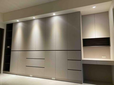 新佳｜室內裝修 - 分段式衣櫃