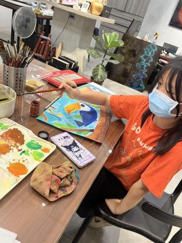 Daisy - 小學三年級上色過程