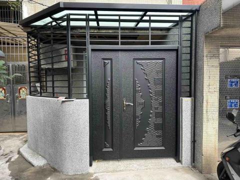 立馨空間設計 -  公寓大門翻修後