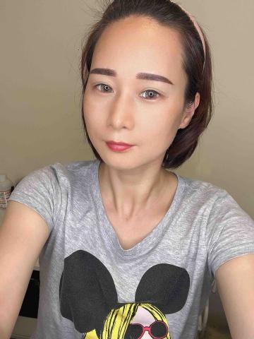 眉菲色舞美學 - 幫自己眉毛補色完成 眉菲色舞美學 - 幫自己眉毛補色完成