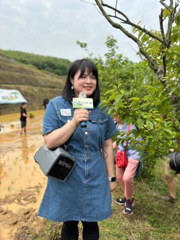 雙語主持人 溫蒂費 - 政府機關活動
2024龍騰鵝尾插秧體驗活動 雙語主持人 溫蒂費 - 政府機關活動
2024龍騰鵝尾插秧體驗活動