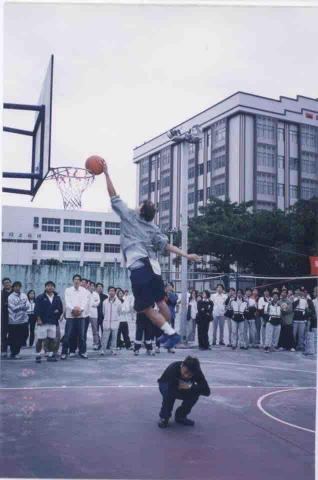 蔡嘉祐教練 - 大專籃球隊時的一次學校校慶