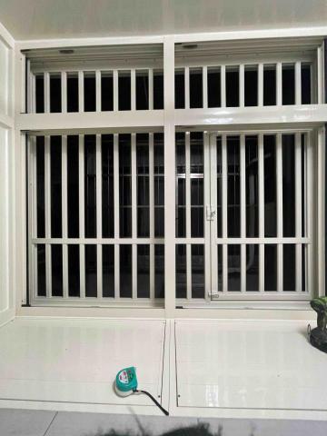 甫安鋁業｜豆腐專業鋁門窗 - 凸窗加裝穿梭管 防盜