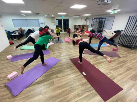 江晏庭 瑜伽老師 - 