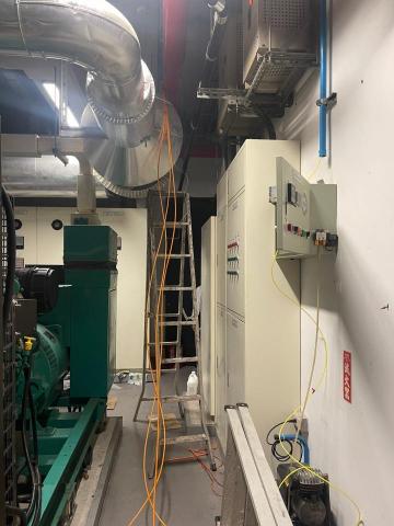 宇信電機 - 黑煙淨化器空壓管更換中