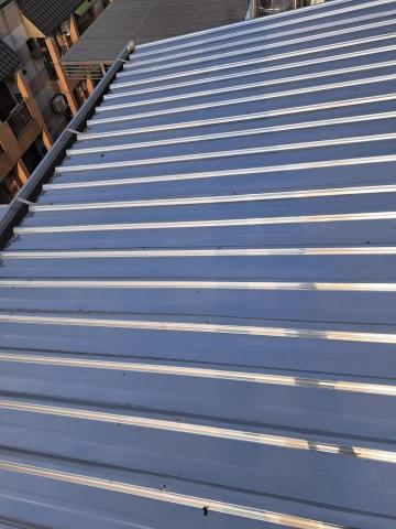 承澤 - 原有屋頂板材生鏽，破裂，更換白鐵三合一鋼板
