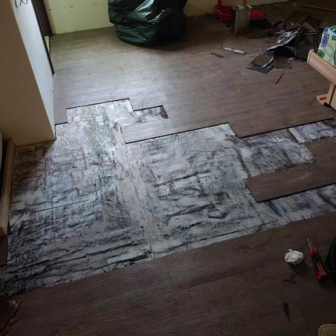 修家工程 - 局部塑膠地板 （整平高低差）