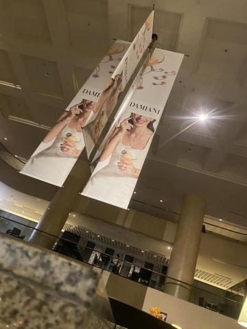 聯橫創意 - Damiani 義大利精品品牌,在晶華酒店中庭使用大型十字旗吊掛展出~ 聯橫創意 - Damiani 義大利精品品牌,在晶華酒店中庭使用大型十字旗吊掛展出~