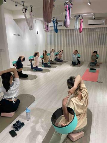 江晏庭 瑜伽老師 - 瑜珈輪 開肩開胸課程