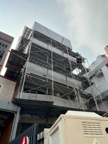 諾鑫工程 - 新建工程，外牆磁磚施工完成，拆除鷹架