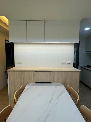 德康美系統櫃烏日店 - 德康美系統傢俱 餐廚櫃和鋁槽氛圍燈與餐桌 德康美系統櫃烏日店 - 德康美系統傢俱 餐廚櫃和鋁槽氛圍燈與餐桌