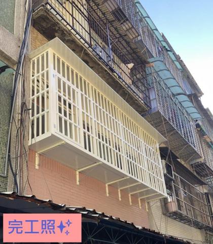 甫安鋁業｜豆腐專業鋁門窗 - 牙白色凸窗穿梭管