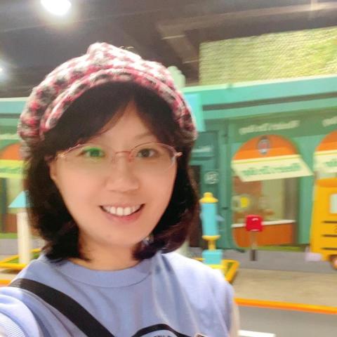 提供排版潤稿服務的專家Carole。卡羅