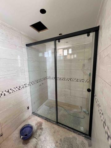 鴻圖淋浴拉門 - 