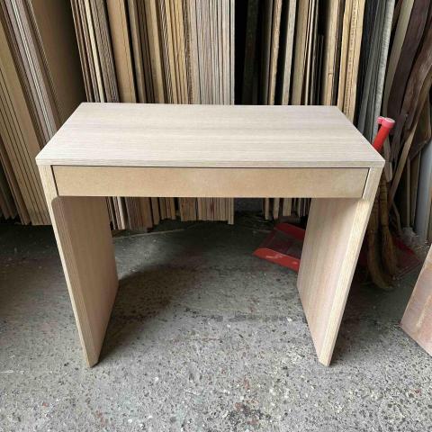 Yu - 紅橡直紋貼皮