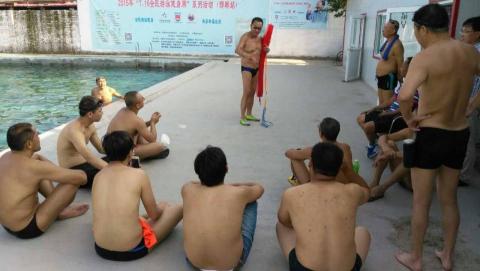 水上安全救生游泳移動教練 施紹雄 麥克叔叔 - 水上自救教學 水上安全救生游泳移動教練 施紹雄 麥克叔叔 - 水上自救教學