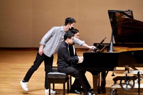 賴致融鋼琴工作室 - 