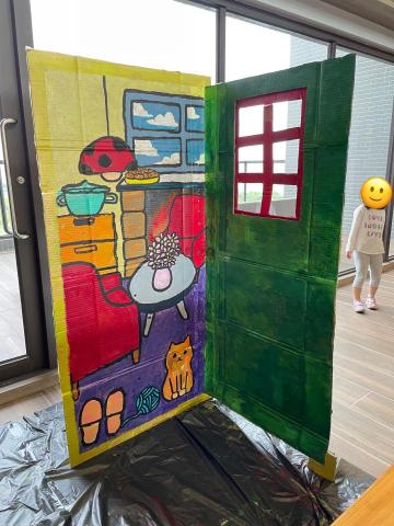 江老師 - 兒童美術家教：客製化課程，學生學校演講比賽道具創作