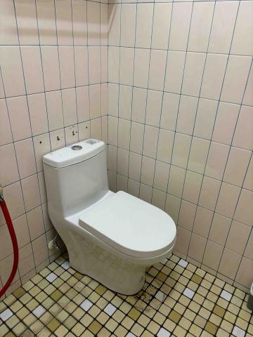 徐尚緯 - 馬桶拆除舊換新