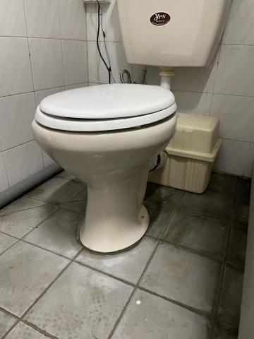 陳世杰 - 沒有排水孔但硬要新增馬桶 攪糞式動力排馬桶安裝