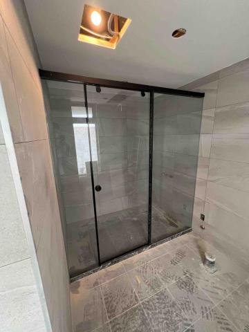 鴻圖淋浴拉門 - 