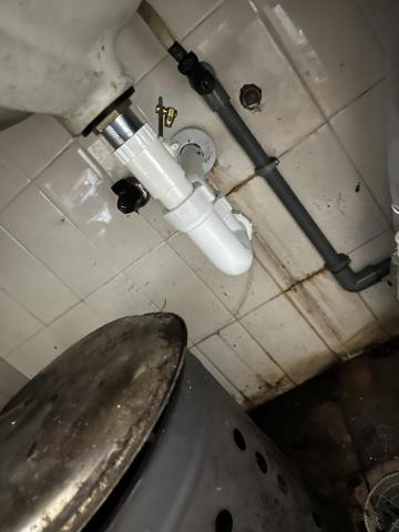 陳世杰 - 臉盆排水老舊漏水更換