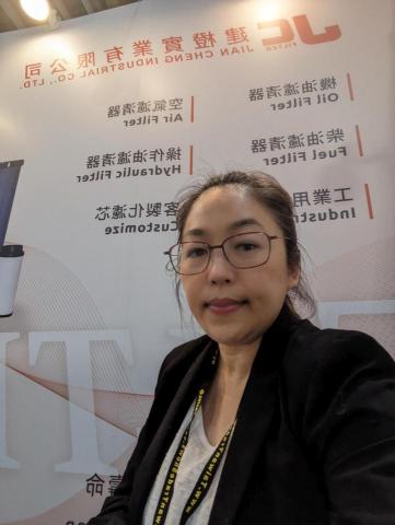 Zoe 成人英文會話/中英翻譯/口譯服務 - 建橙實業有限公司(Filter) Zoe 成人英文會話/中英翻譯/口譯服務 - 建橙實業有限公司(Filter)