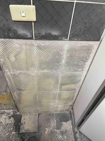 小郭 - 壁磚膨拱修繕（施工中）