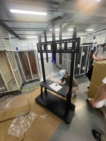 祺勝 - 移動式電視架安裝
南區 祺勝 - 移動式電視架安裝
南區