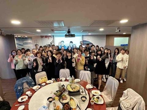 Nini - 會員大會主持