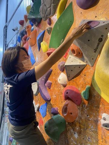 戶外運動 蔡老師 - 室內攀岩,訓練身體協調及肌力 戶外運動 蔡老師 - 室內攀岩,訓練身體協調及肌力