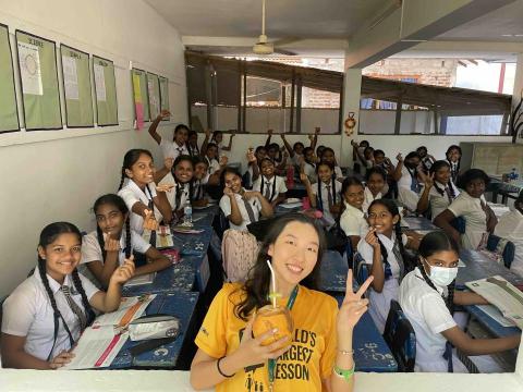 Michelle - 曾經在斯里蘭卡、泰國、尼泊爾擔任教育志工