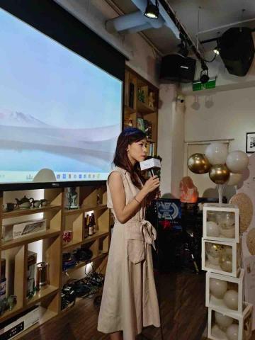 夏蕊全方位活動主持 /全方位活動企劃/場地佈置/水中模特兒 - 性別派對主持