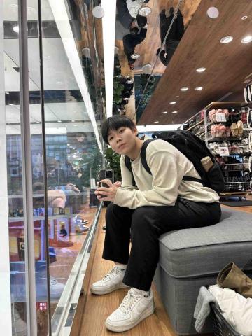 提供吉他表演服務的專家Shou