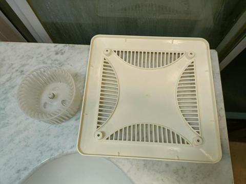 炘煜美居企業社 - 浴室排風機拆解清潔後