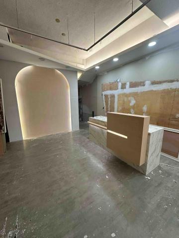 謝先生 - 服飾店