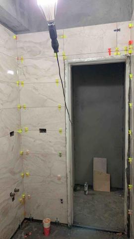 吳師傅 - 浴室 壁面 貼 30*60 拋光磚 吳師傅 - 浴室 壁面 貼 30*60 拋光磚