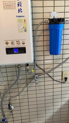 凱特淨水(圓臻企業) - 熱水器前安裝水垢抑制濾罐 
浴室不再有水垢