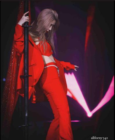 Ry - 作品｜SNH48 許楊玉琢 舞台返圖